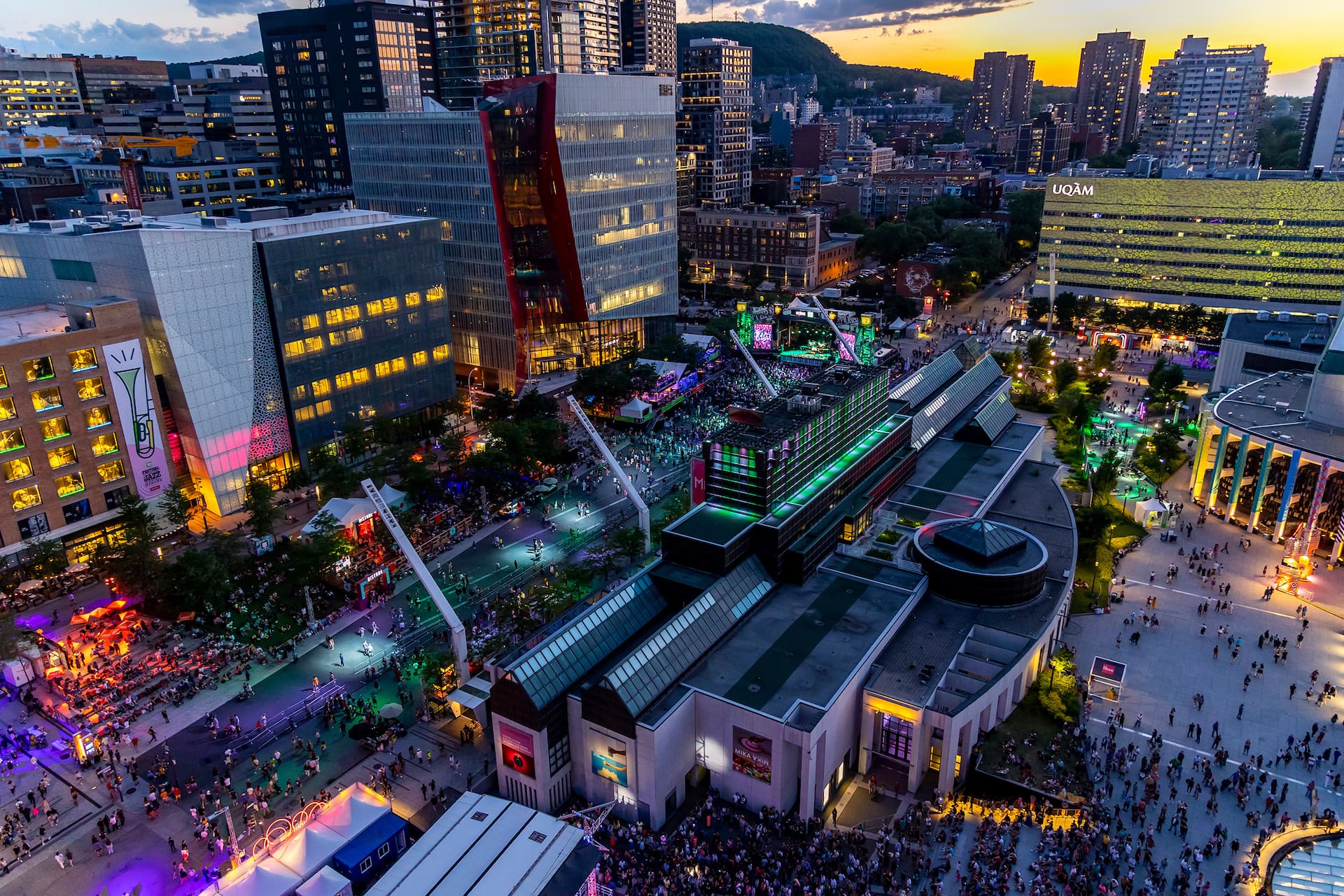 Vue du ciel de nuit &agrave; Montr&eacute;al